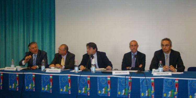 Il convegno orgianizzato dal Csr a Riccione: il tavolo dei relatori.
